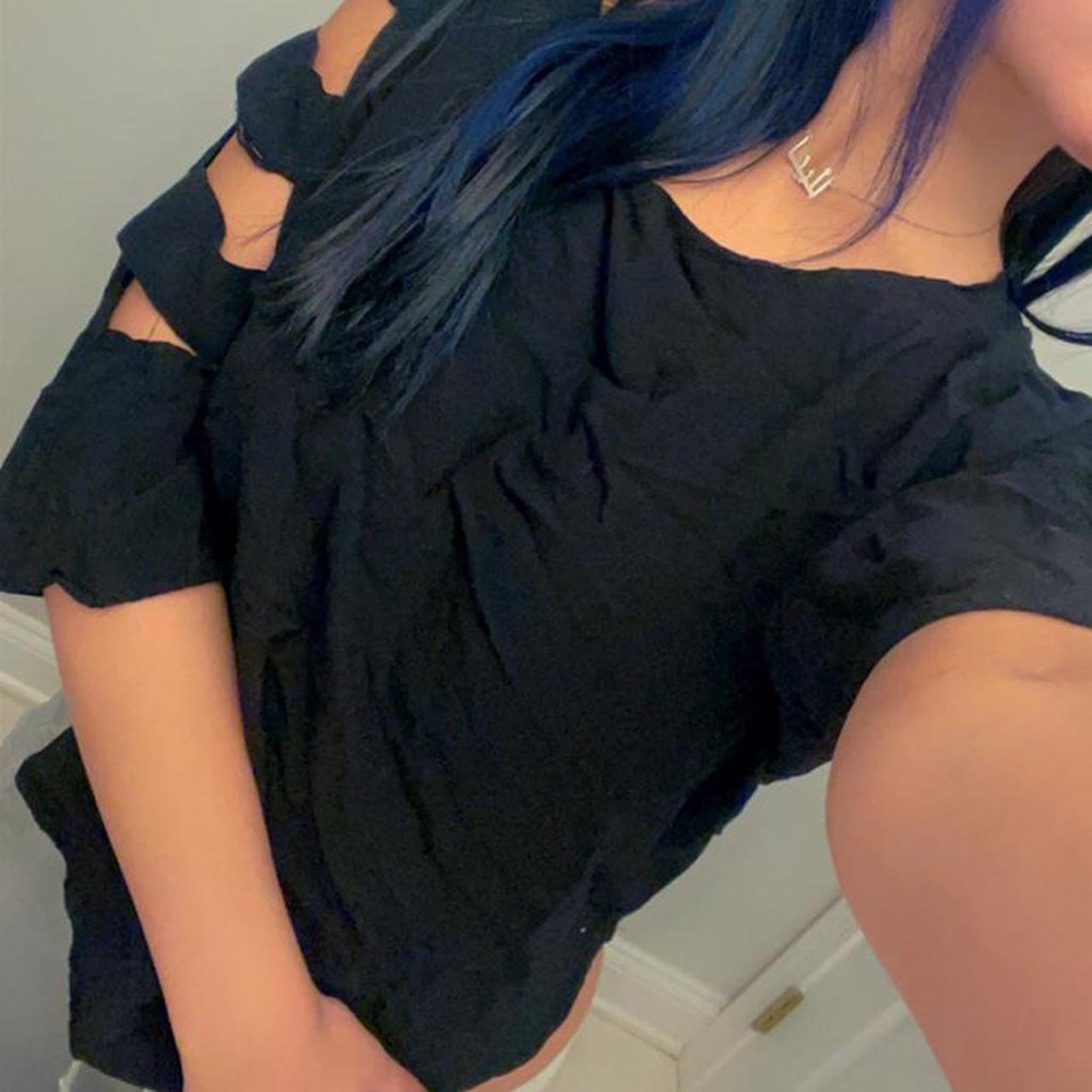 Tobi Cutout Sleeve Top